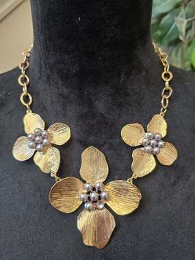 Jaclyn Smith Collection Gold-tone 3 Textured Floral Motifs Statement Necklace